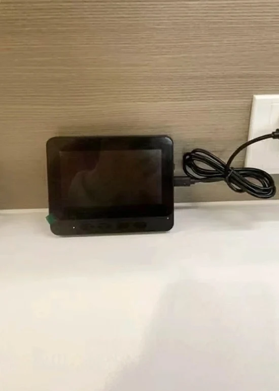 DoorView Pro instalada à porta de apartamento em Lisboa