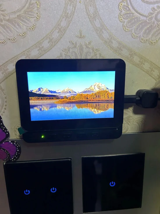 DoorView Pro instalada à porta de apartamento em Lisboa